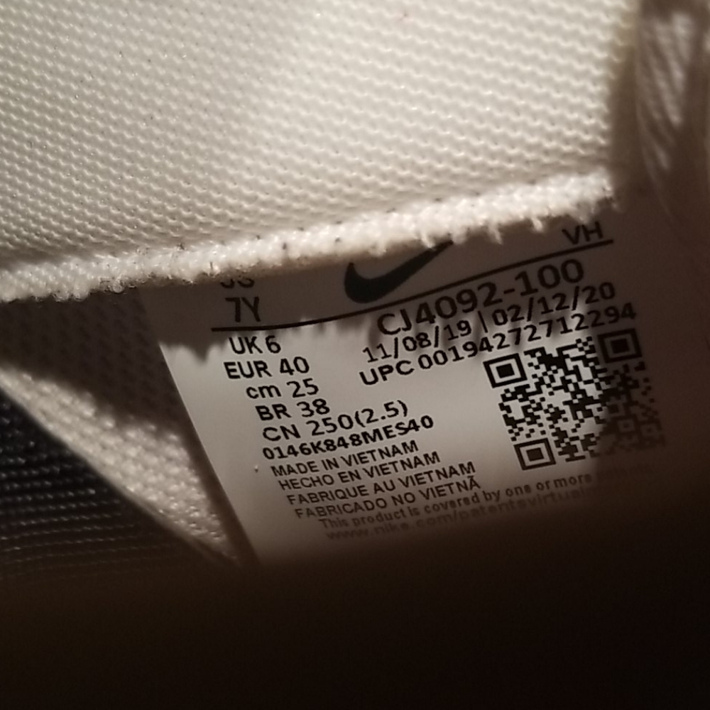 Nike Air Force One AF1. Size 8.5 - Picture 11 of 12